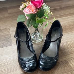 Xhilaration Black MaryJane Heels Size 7.5